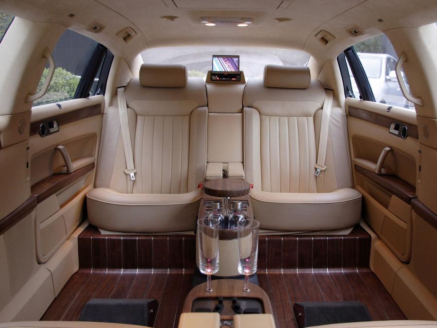  Volkswagen Phaeton Individual Lounge Study 2005 года  (фото 7 из 11)